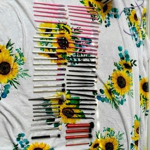 Makeup brushes - high-end 59-piece bumdle